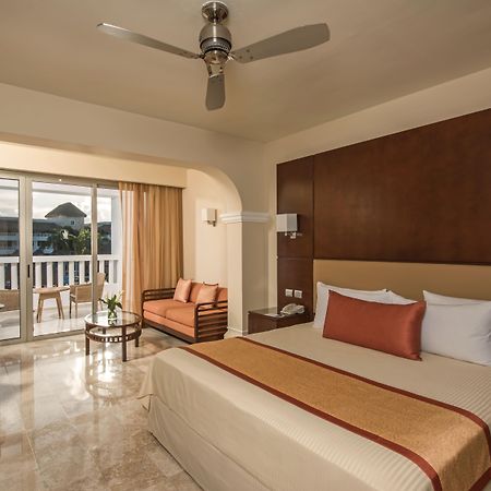Grand Sunset Princess Playa del Carmen Exterior photo A room at the Hard Rock Hotel
