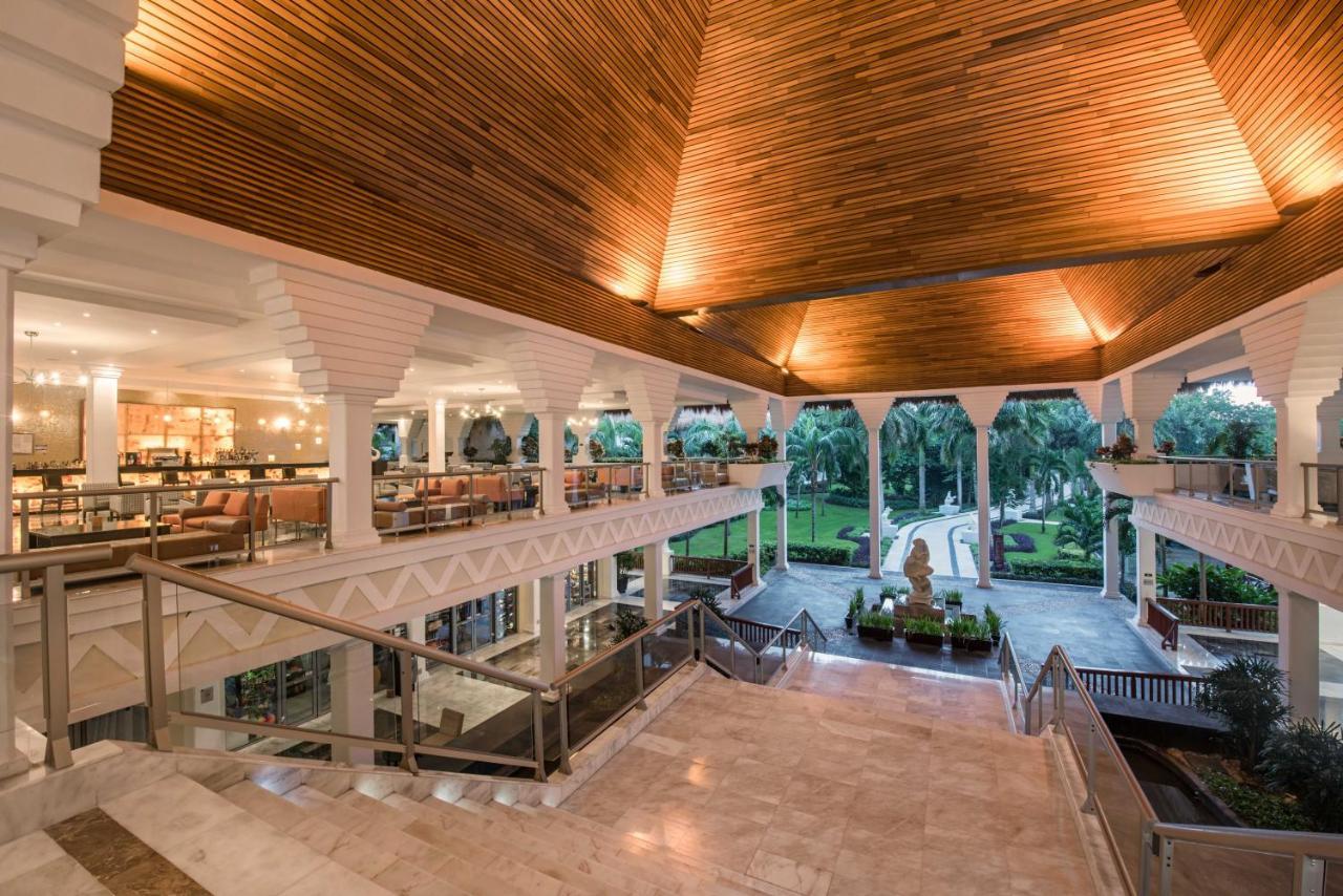 Grand Sunset Princess Playa del Carmen Exterior photo The lobby of the Taj Bengal