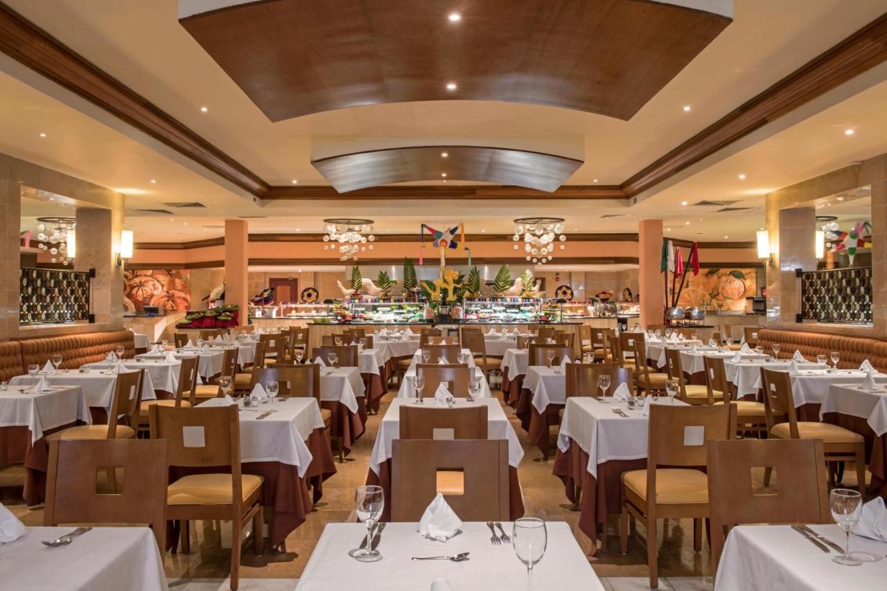 Grand Sunset Princess Playa del Carmen Exterior photo The buffet at the hotel